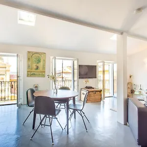 ross-5-f2-lumineux-balcon-loft-clim-vieux-nice.fr-provencehotel.com/