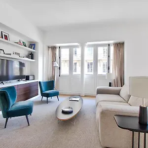 Rue Du Louvre - Luxury Paris